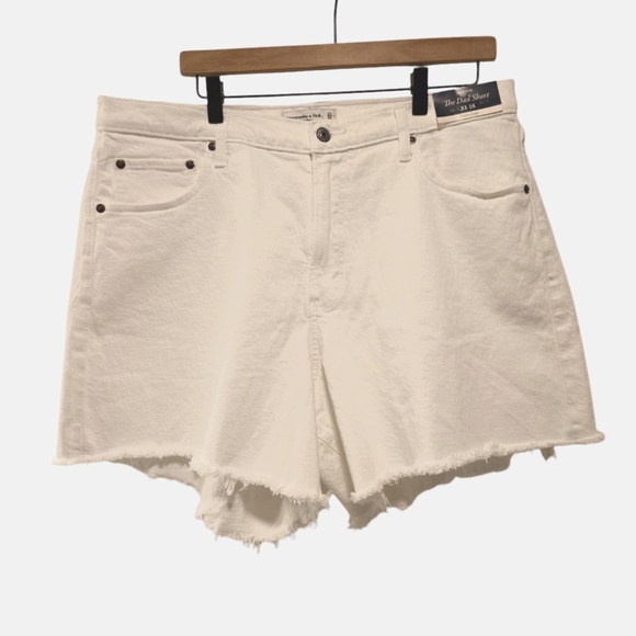 Abercrombie & Fitch, NWT, The Dad Short, Curve Love, High Rise, Women's Sz 33/16 - Picture 1 of 5